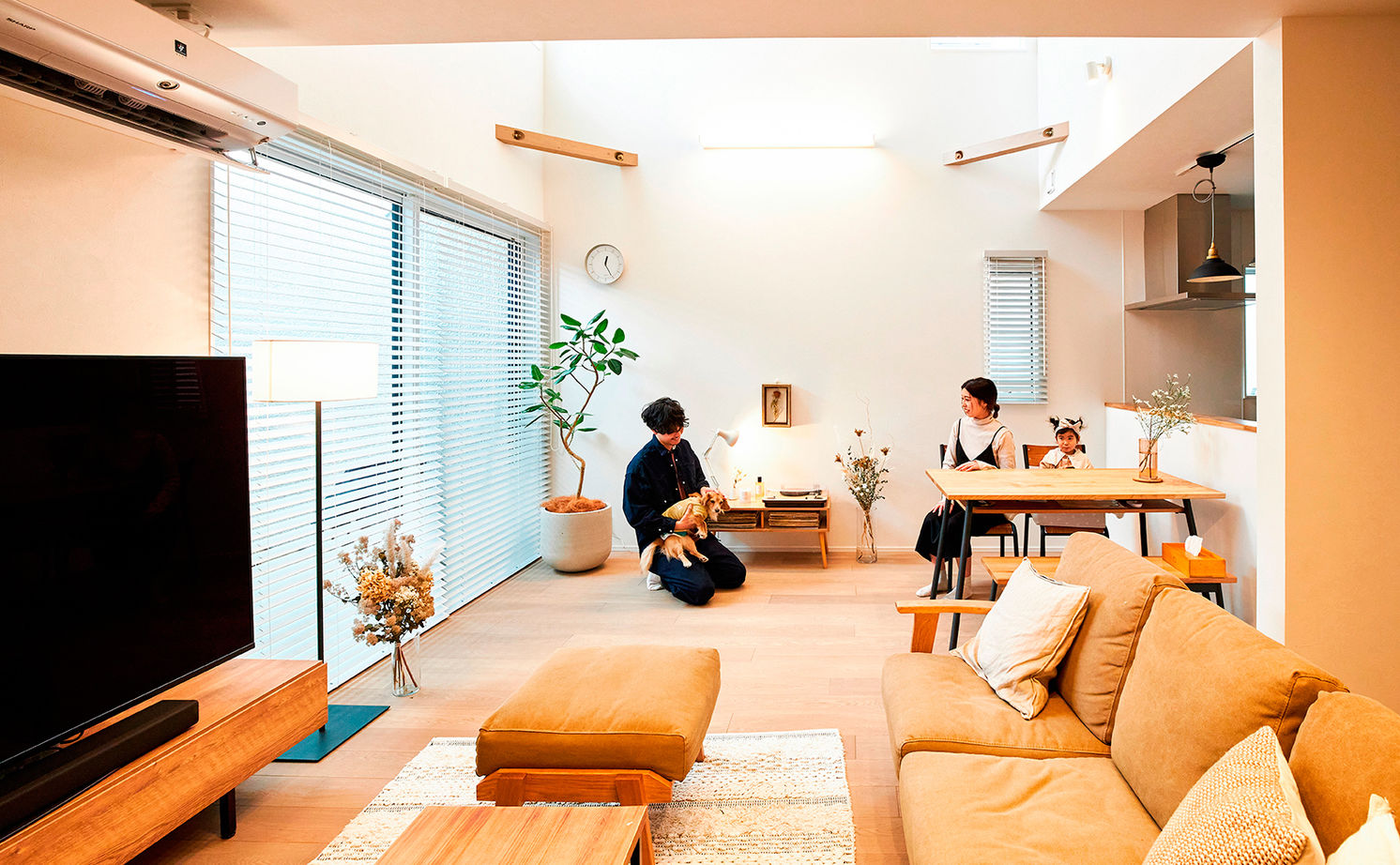 アサヒグローバルホーム 【1000万円台/間取り/30坪台/ガルバリウム外観/吹抜リビング】中庭でおうちカフェ。一級建築士デザインの家の建築実例画像3