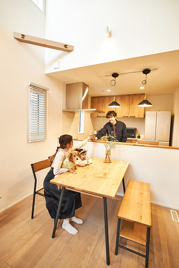 アサヒグローバルホーム 【1000万円台/間取り/30坪台/ガルバリウム外観/吹抜リビング】中庭でおうちカフェ。一級建築士デザインの家の建築実例画像6