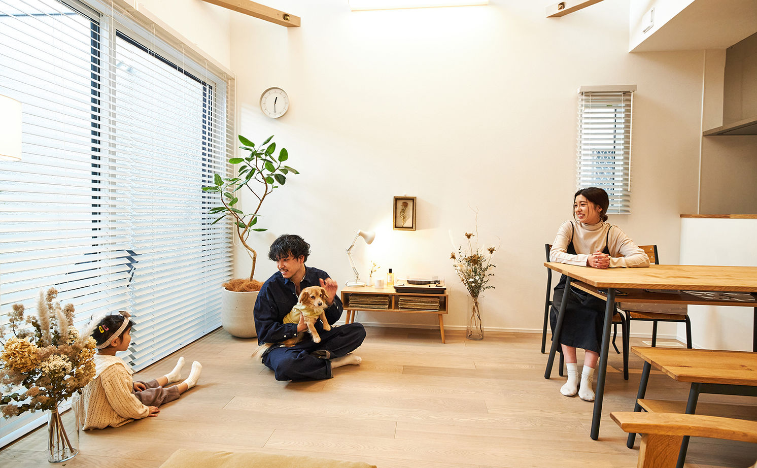 アサヒグローバルホーム 【1000万円台/間取り/30坪台/ガルバリウム外観/吹抜リビング】中庭でおうちカフェ。一級建築士デザインの家の建築実例画像16