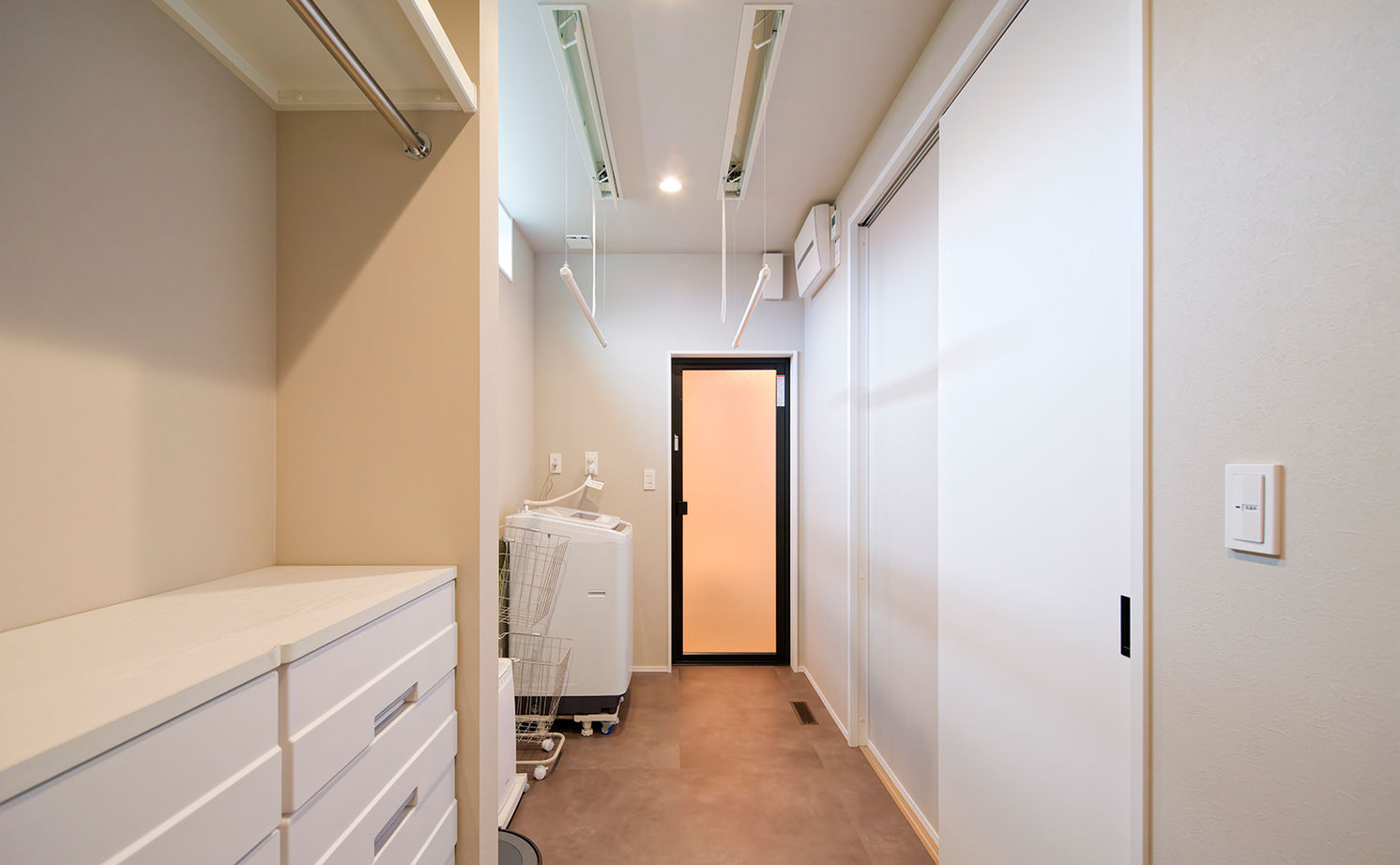 アサヒグローバルホーム 【2000万円台/間取り/40坪台/ガレージ】飽きのこないシンプルデザイン。スタイリッシュなガレージハウスの建築実例画像8