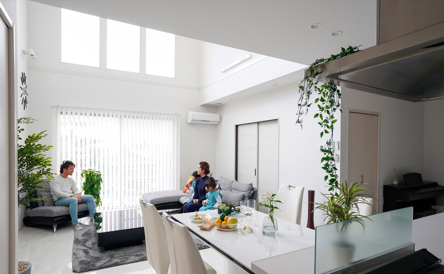 アサヒグローバルホーム 【1000万円台/間取り/40坪台/吹抜リビング/スタイリッシュ外観】屋上バルコニーでBBQ 長年の理想を叶えた家の建築実例画像2