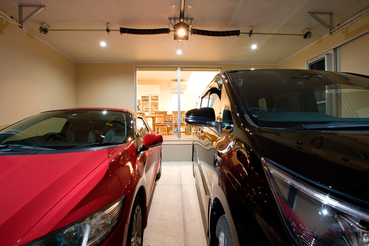 アサヒグローバルホーム 【1000万円台/間取り/ビルトインガレージ/バルコニー】2階の子どものピアノ演奏を吹抜けリビングで聴ける家の建築実例画像10