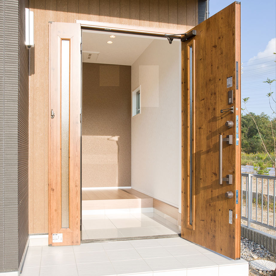 アサヒグローバルホーム 【1000万円台/間取り/ビルトインガレージ/バルコニー】2階の子どものピアノ演奏を吹抜けリビングで聴ける家の建築実例画像12