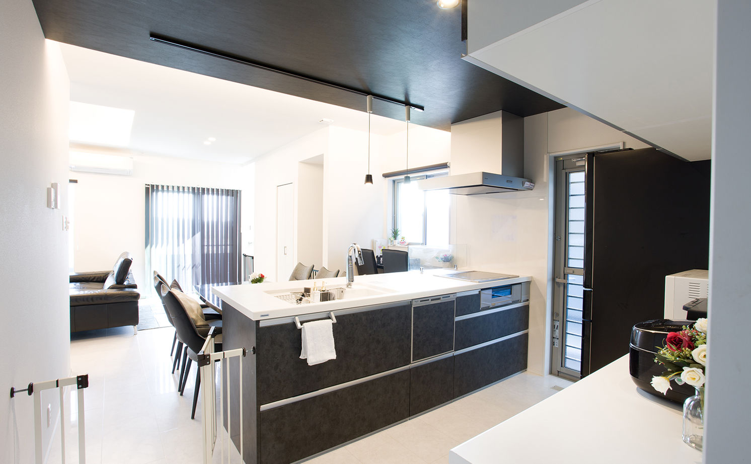 アサヒグローバルホーム 【1000万円台/間取り/約40坪/グレイッシュ外観/土間】南向きの広いリビング×折り上げ天井で開放感抜群の家の建築実例画像7