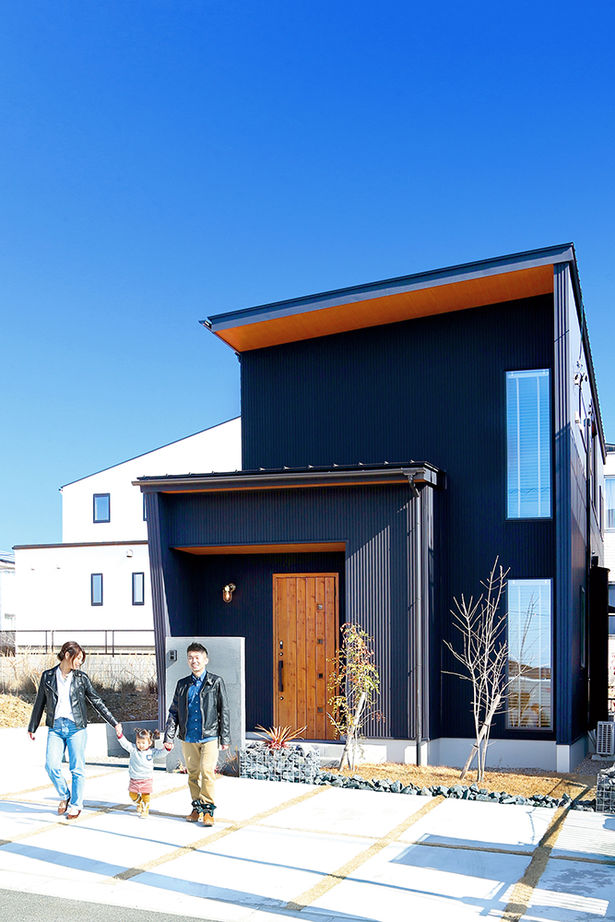 アサヒグローバルホーム 【2000万円台/間取り/30坪台/ガルバリウム外観/モダン】木目×アイアン×吹抜け　木の温もり感じる開放的な家の建築実例画像2