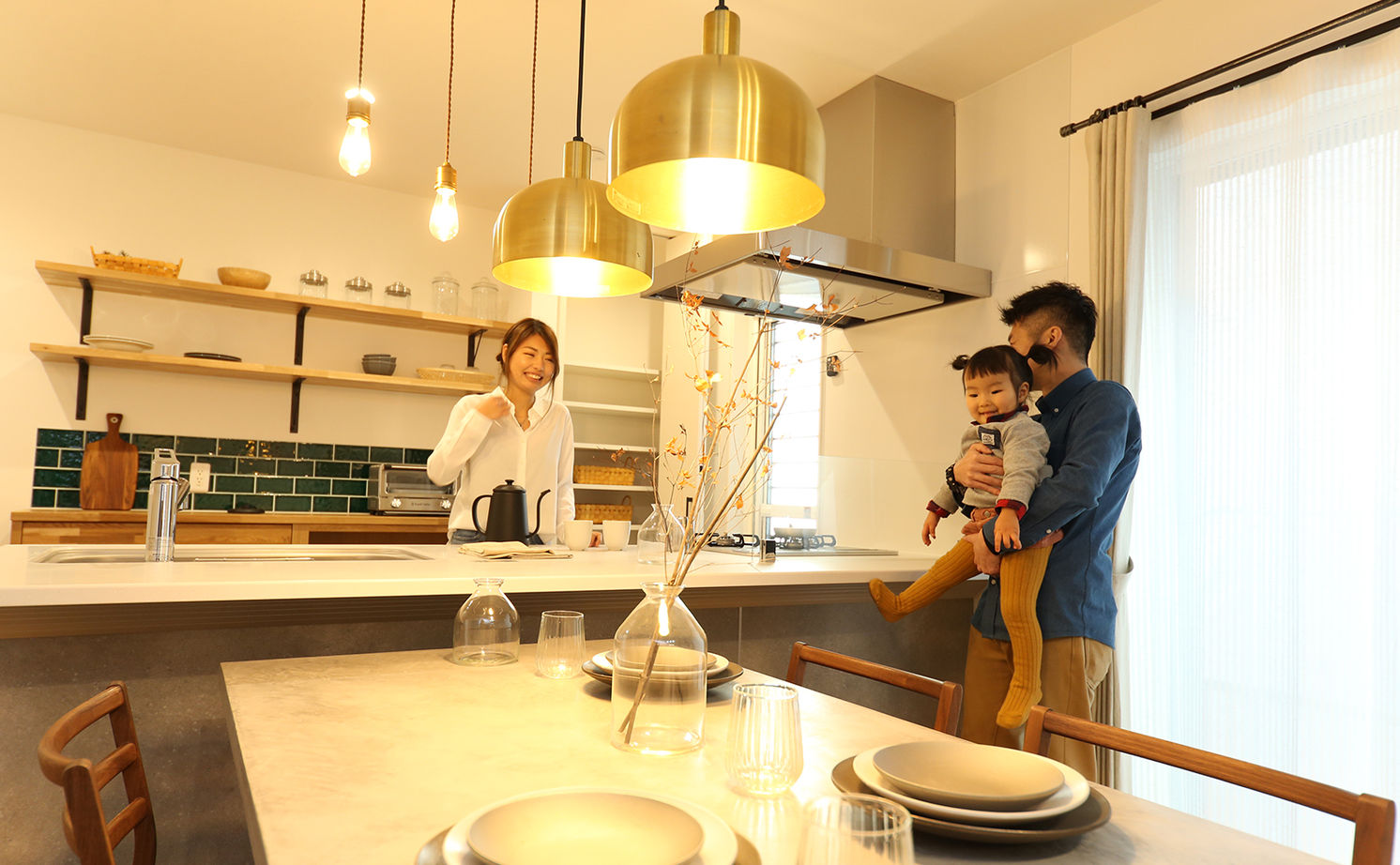 アサヒグローバルホーム 【2000万円台/間取り/30坪台/ガルバリウム外観/モダン】木目×アイアン×吹抜け　木の温もり感じる開放的な家の建築実例画像4