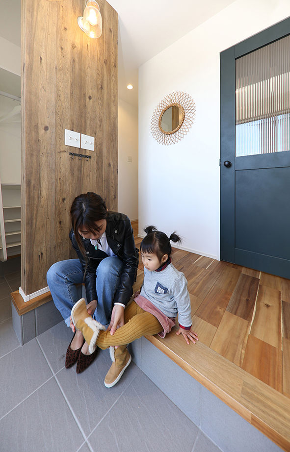 アサヒグローバルホーム 【2000万円台/間取り/30坪台/ガルバリウム外観/モダン】木目×アイアン×吹抜け　木の温もり感じる開放的な家の建築実例画像8