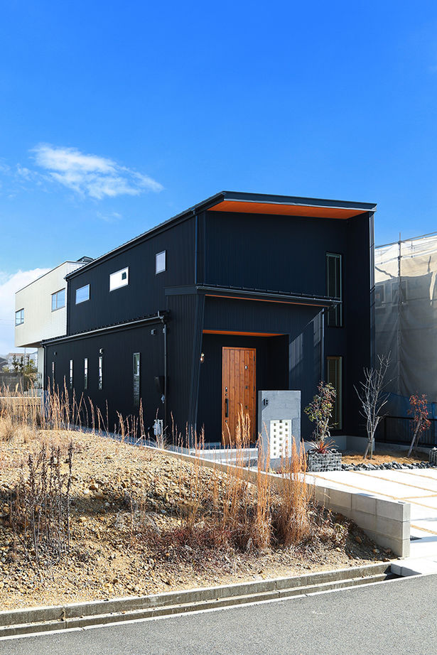 アサヒグローバルホーム 【2000万円台/間取り/30坪台/ガルバリウム外観/モダン】木目×アイアン×吹抜け　木の温もり感じる開放的な家の建築実例画像20