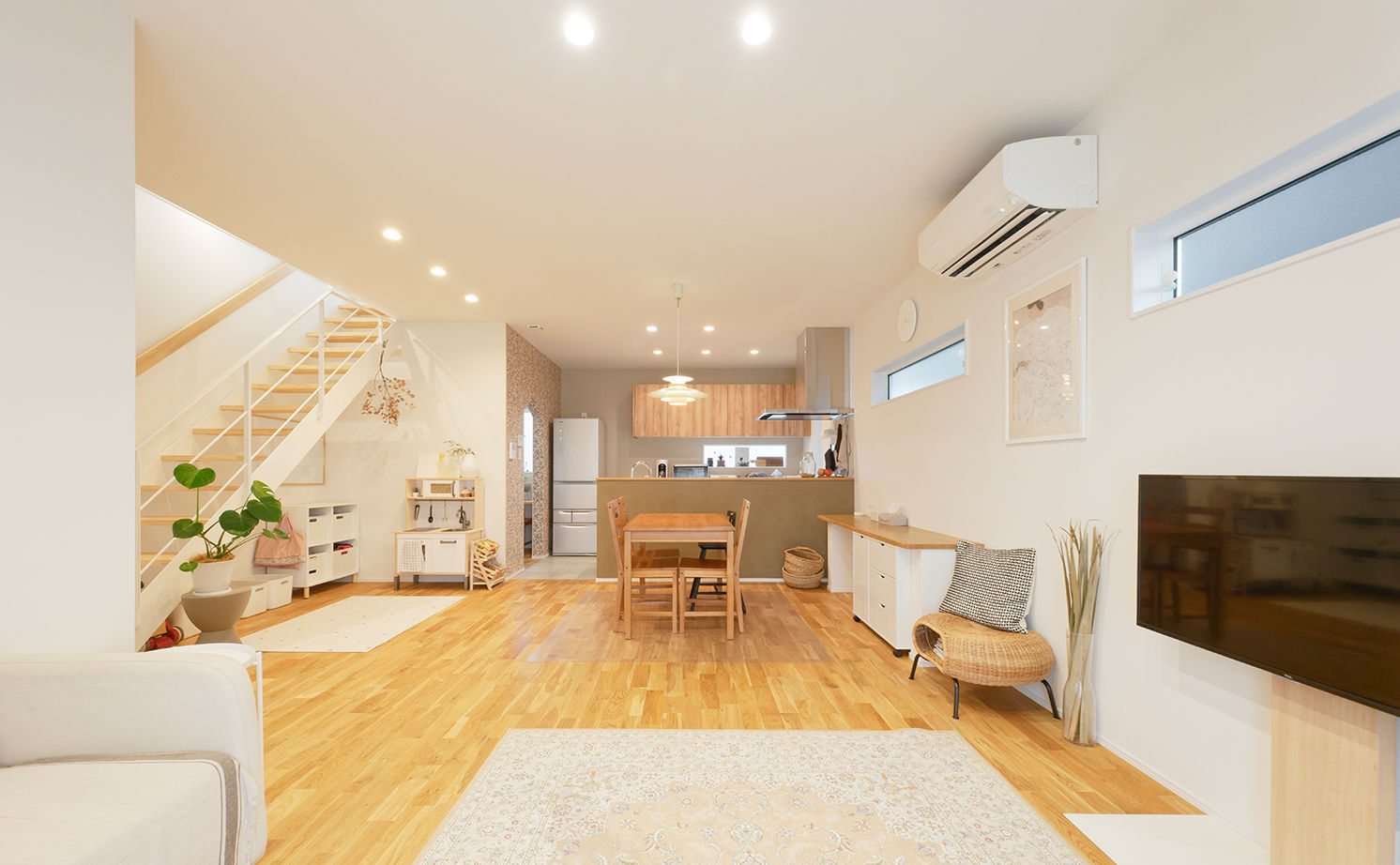 アサヒグローバルホーム 【1000万円台/間取り/30坪台/グレー外観/土間】充実仕様が決め手！1階で洗濯～片付け完結。家事時間1/2の家の建築実例画像10