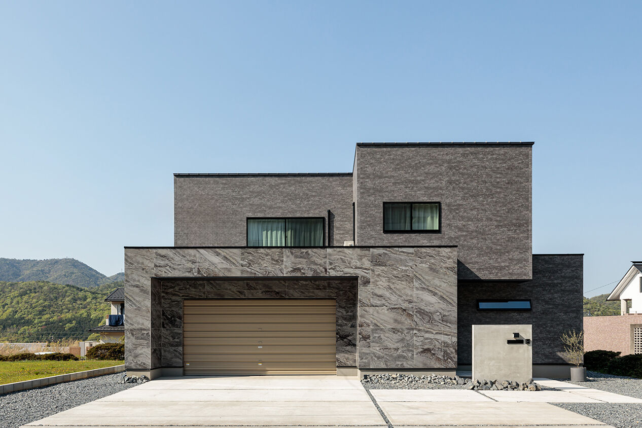 アサヒグローバルホーム 【3000万円台/間取り/60坪台/ガレージ】広大な敷地に建つラグジュアリーなガレージハウスの建築実例画像1