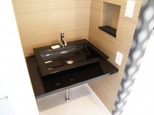 光英住宅 ガルバリウム＆箱型＆モノトーンでシンプルモダンな外観が美しい、おしゃれな別棟型二世帯住宅の建築実例画像4