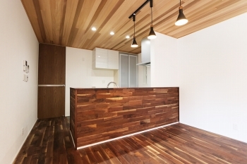 光英住宅 美しいモダンデザインとハイレベルな気密断熱性能をあわせ持つ、大きな吹き抜けリビングのあるデザイン住宅の建築実例画像