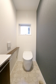 光英住宅 美しいモダンデザインとハイレベルな気密断熱性能をあわせ持つ、大きな吹き抜けリビングのあるデザイン住宅の建築実例画像9