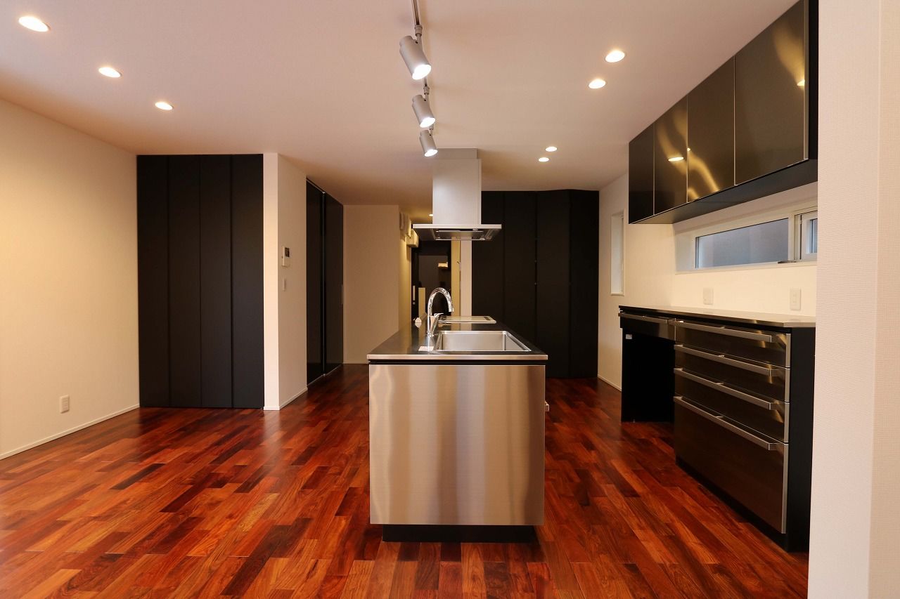 光英住宅 【2500万円】ダイナミックな吹き抜けがもたらす抜群の開放感が、心を解きほぐす住まいの建築実例画像2