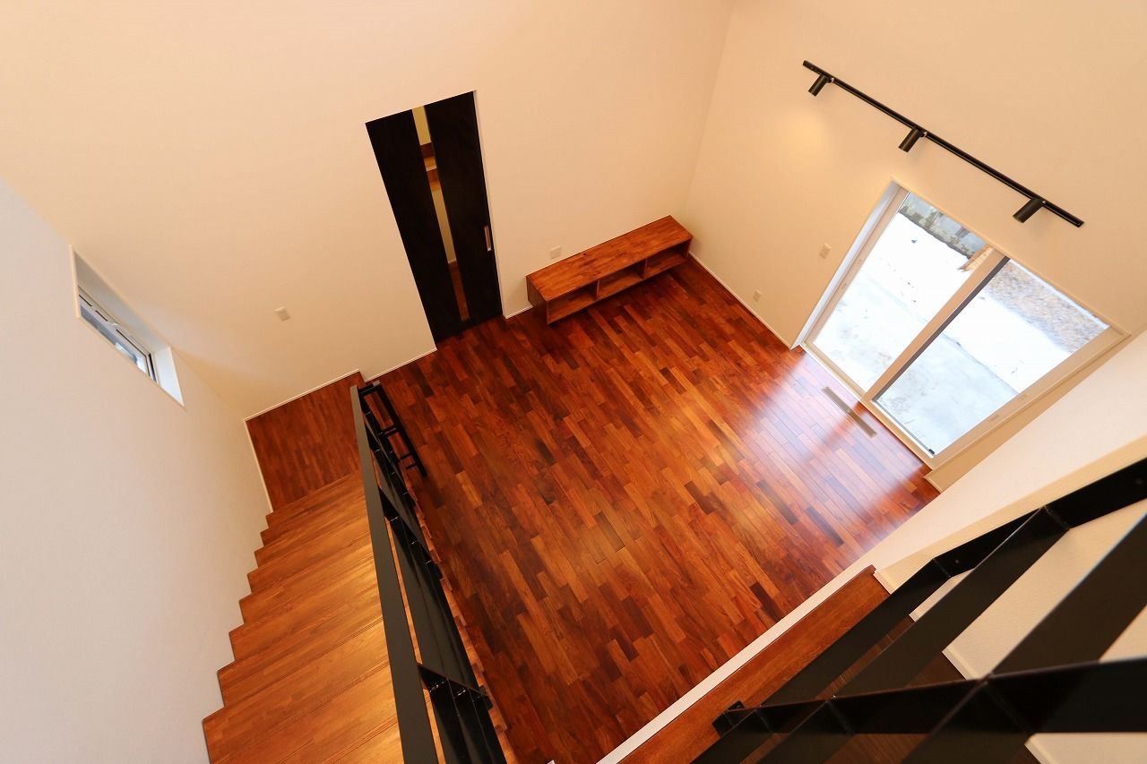 光英住宅 【2500万円】ダイナミックな吹き抜けがもたらす抜群の開放感が、心を解きほぐす住まいの建築実例画像4