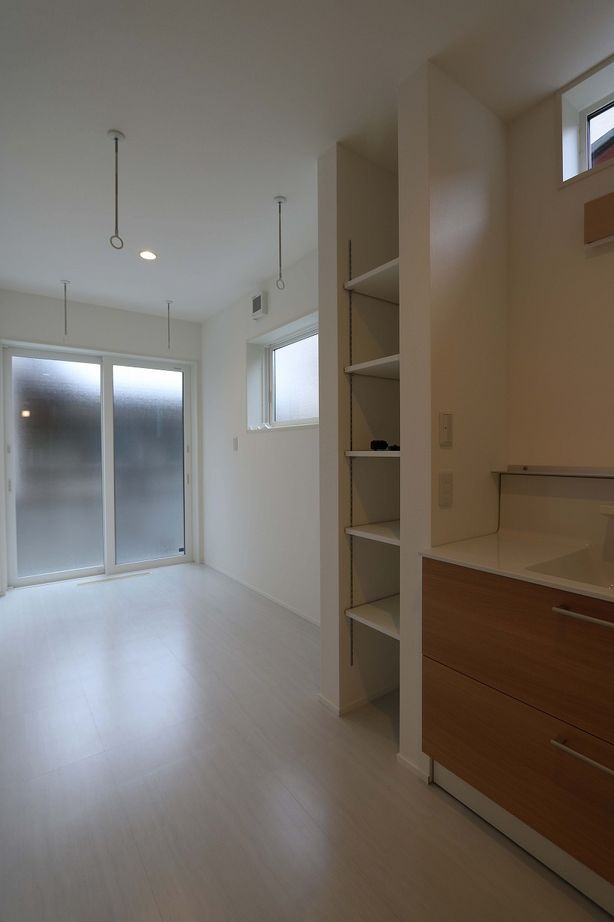 光英住宅 【2500万円】ダイナミックな吹き抜けがもたらす抜群の開放感が、心を解きほぐす住まいの建築実例画像5