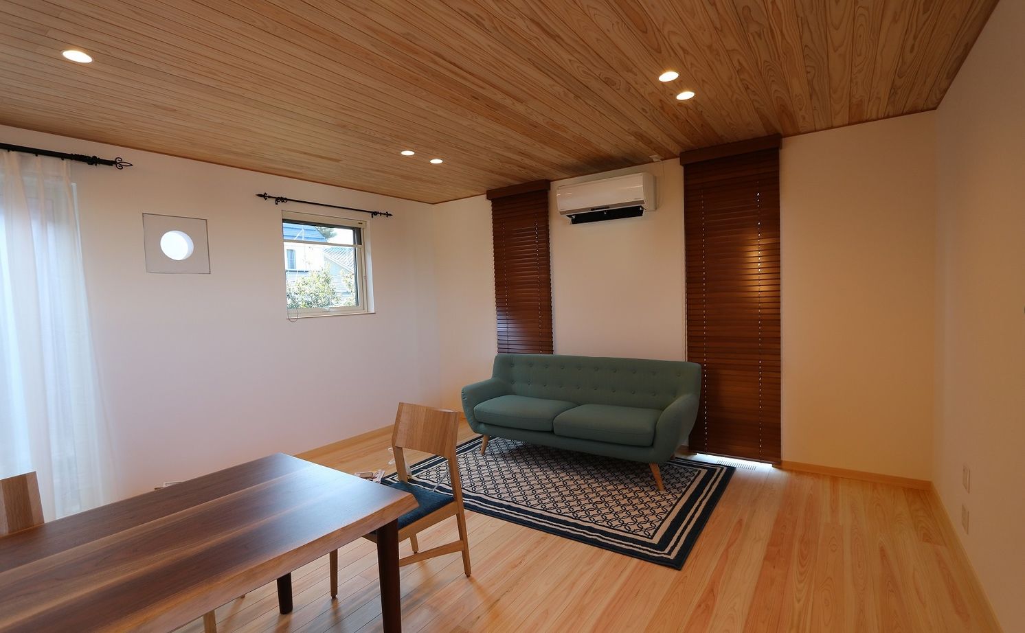 光英住宅 【2350万円×平屋住宅】緑に囲まれた環境で、室内でも木の風合いや魅力を感じられるナチュラルな住まいの建築実例画像2