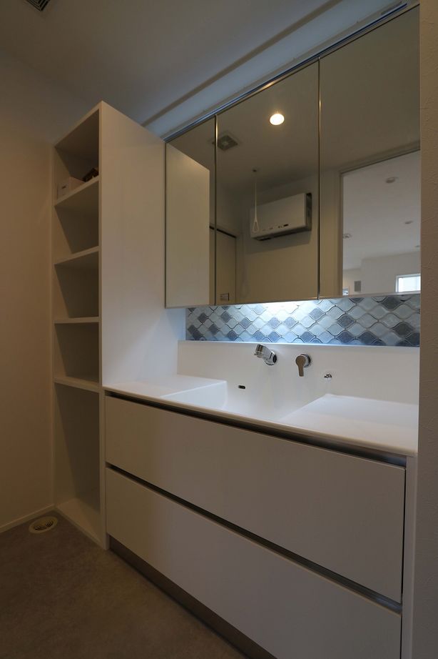 光英住宅 一体感あるLDKの大空間+伸びやかな吹き抜けが気持ちいい家の建築実例画像7