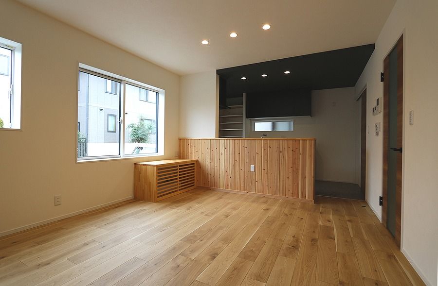 光英住宅 外張り断熱と内断熱のW断熱で一年中快適。クールな雰囲気をまとうインナーガレージのある家の建築実例画像2