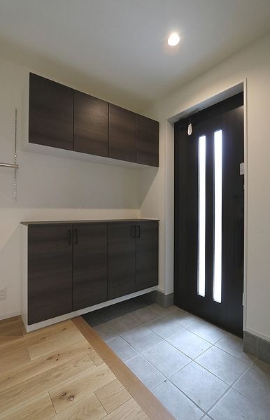 光英住宅 外張り断熱と内断熱のW断熱で一年中快適。クールな雰囲気をまとうインナーガレージのある家の建築実例画像8