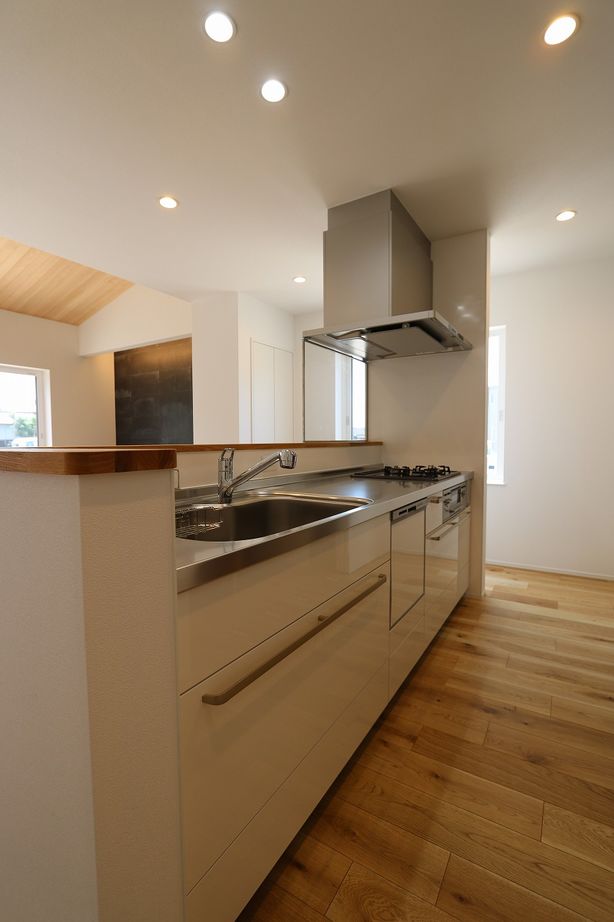 光英住宅 快適な暮らしは確かな数値と技術に表れる。北海道基準を上回るUA値0.34W/m2・Kの洗練された美しい住まいの建築実例画像8