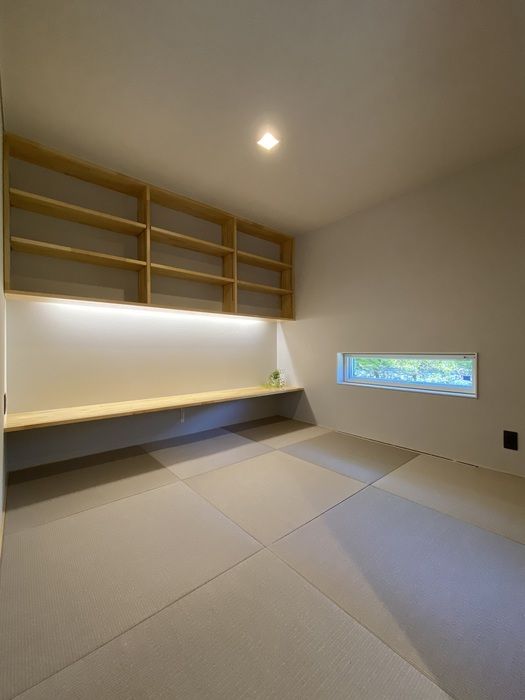 光英住宅 和と洗練が調和。木目調の外観、上質な空間。高めの腰壁の収納、機能的な洗面台。居心地の良い住まいの建築実例画像7