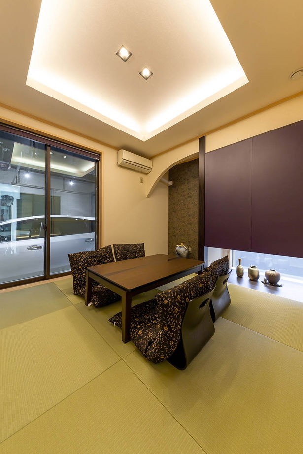 アエラホーム 【3000万円台/40坪台/間取り図】室内から愛車を眺めるビルトインガレージが自慢 家族が繋がる二世帯住宅の建築実例画像5