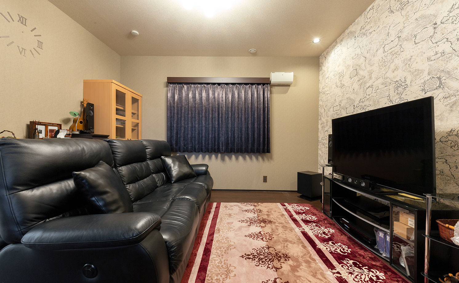 アエラホーム 【3000万円台/40坪台/間取り図】室内から愛車を眺めるビルトインガレージが自慢 家族が繋がる二世帯住宅の建築実例画像15