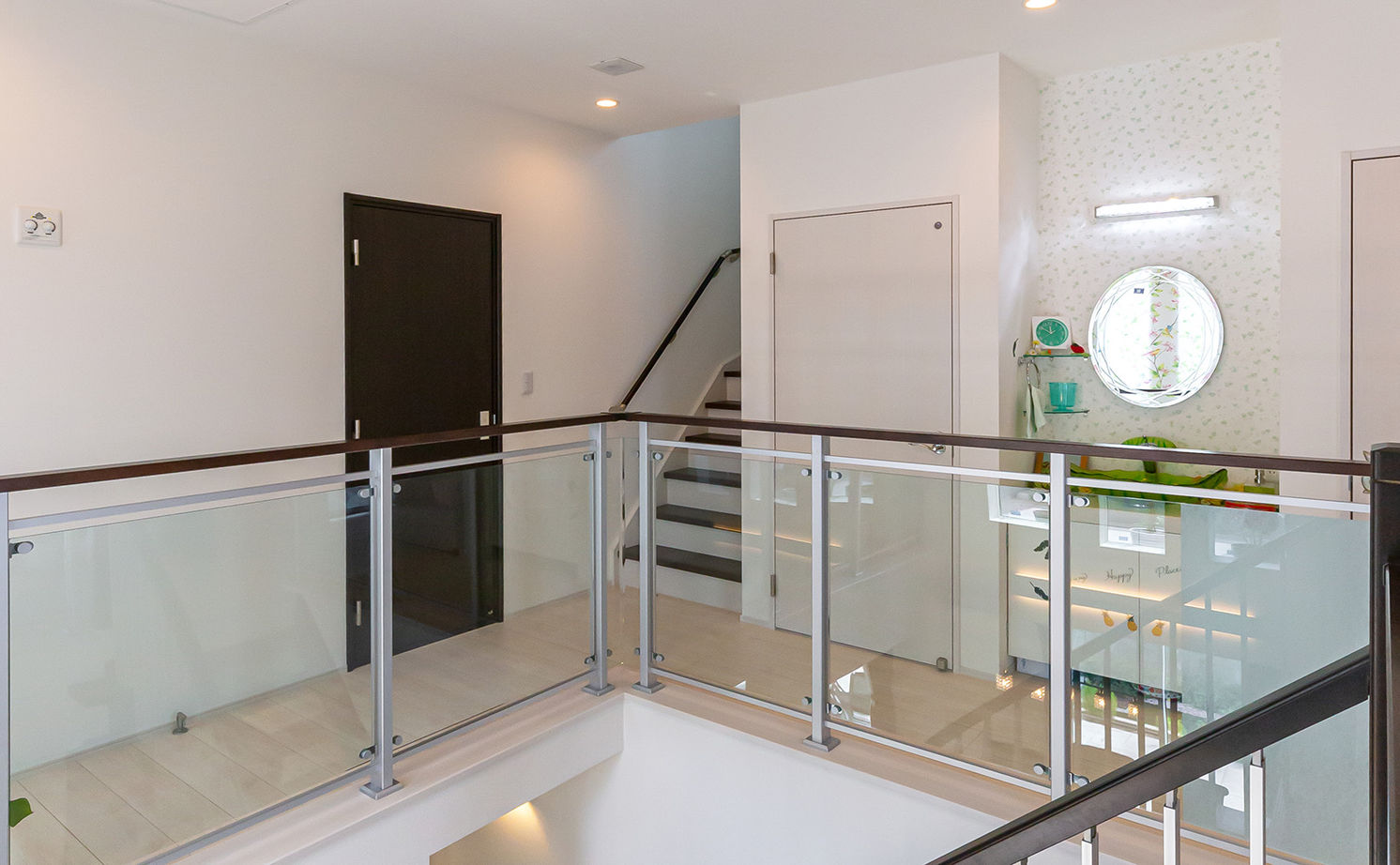 アエラホーム 【3000万円台/40坪台/間取り図】室内から愛車を眺めるビルトインガレージが自慢 家族が繋がる二世帯住宅の建築実例画像18