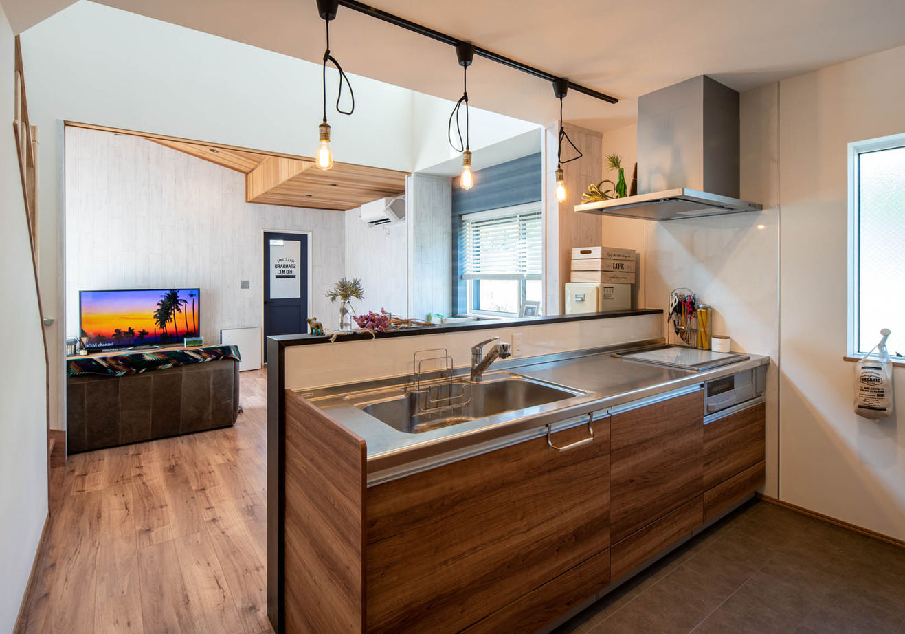 アエラホーム 【1000万円台/30坪台/間取り図】吹き抜けの大空間でも暖かい、カジュアルで住み心地の良いアメリカンハウスの建築実例画像9