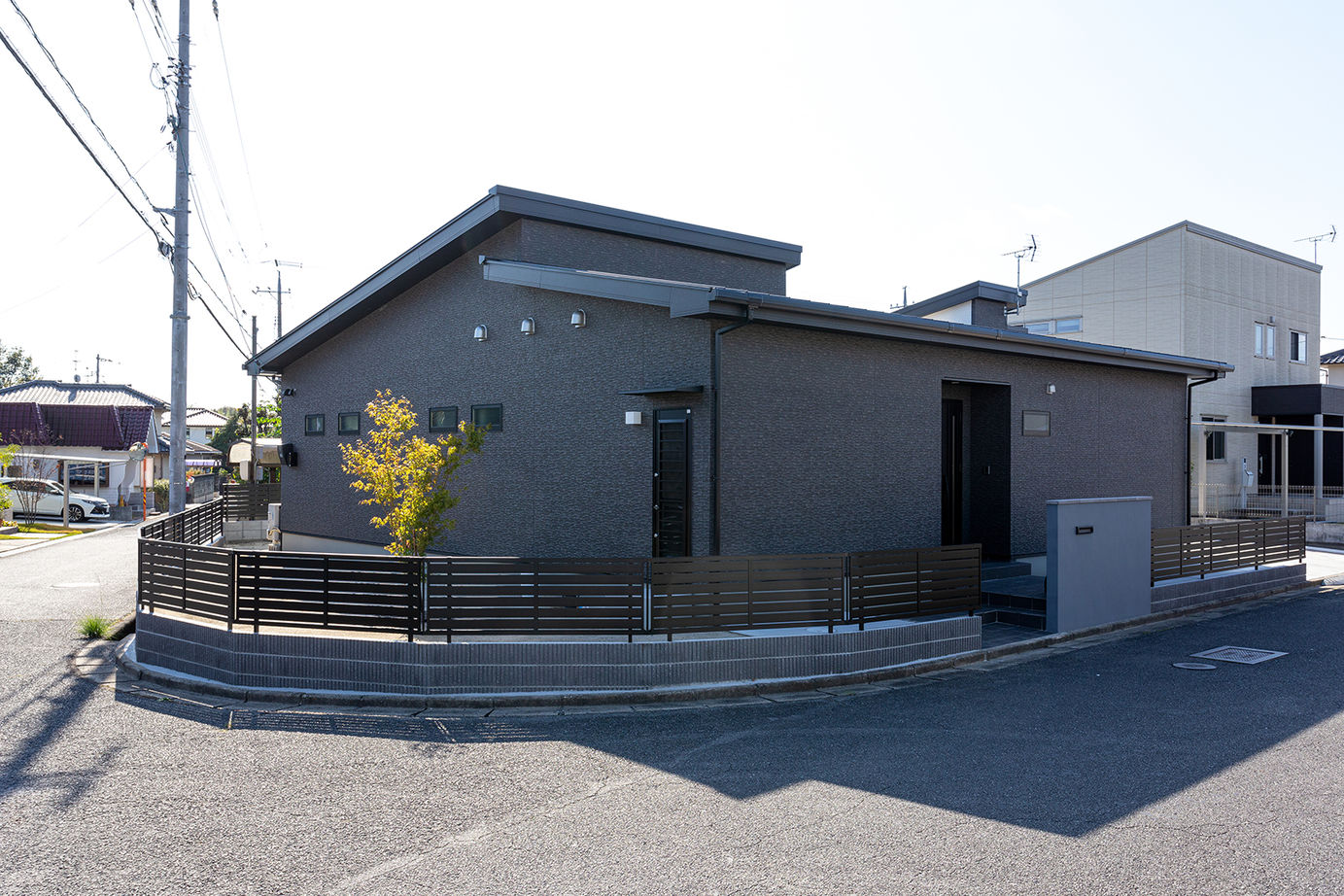 アエラホーム 【平屋／中庭／ペット／収納充実】家の中心に中庭を設け、光溢れる開放的な暮らしを楽しむ平屋の建築実例画像4