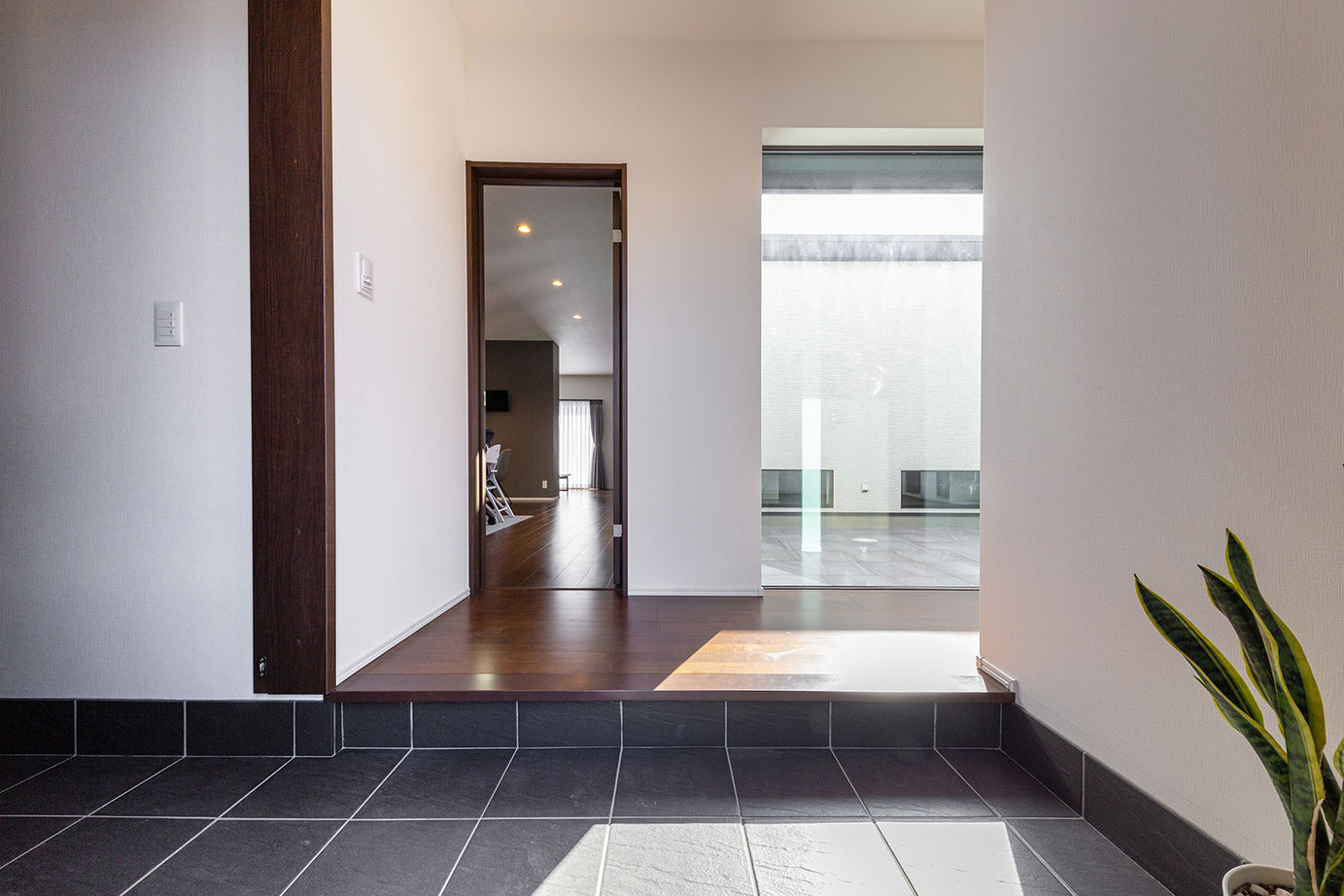 アエラホーム 【平屋／中庭／ペット／収納充実】家の中心に中庭を設け、光溢れる開放的な暮らしを楽しむ平屋の建築実例画像14