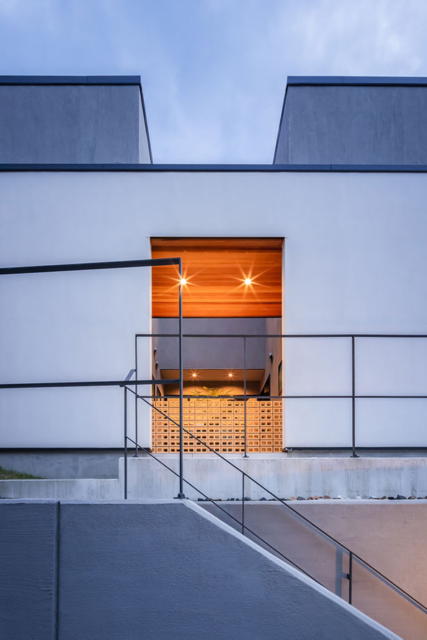 Beans Home 【3000万円台/京都/40坪台/二世帯】中庭と吹抜けがゆとりを生み出す二世帯の家の建築実例画像2