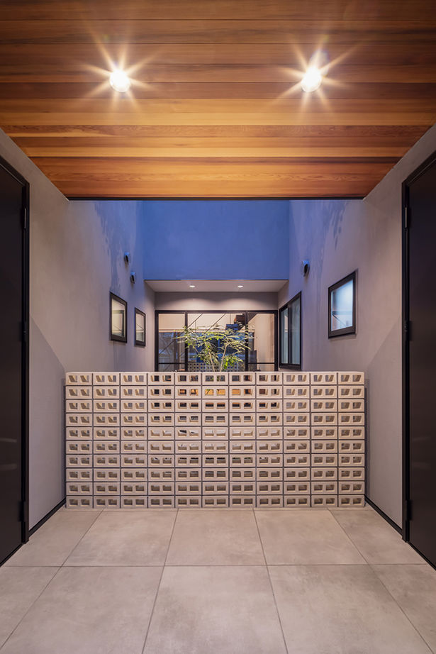 Beans Home 【3000万円台/京都/40坪台/二世帯】中庭と吹抜けがゆとりを生み出す二世帯の家の建築実例画像4