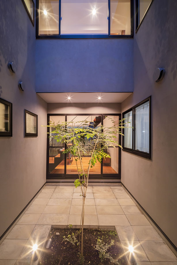 Beans Home 【3000万円台/京都/40坪台/二世帯】中庭と吹抜けがゆとりを生み出す二世帯の家の建築実例画像5