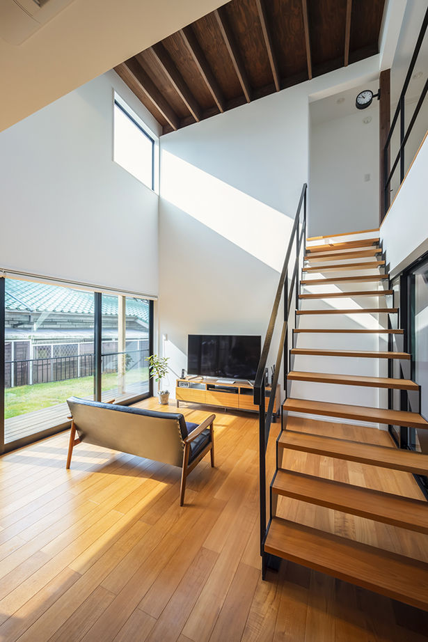 Beans Home 【3000万円台/京都/40坪台/二世帯】中庭と吹抜けがゆとりを生み出す二世帯の家の建築実例画像8