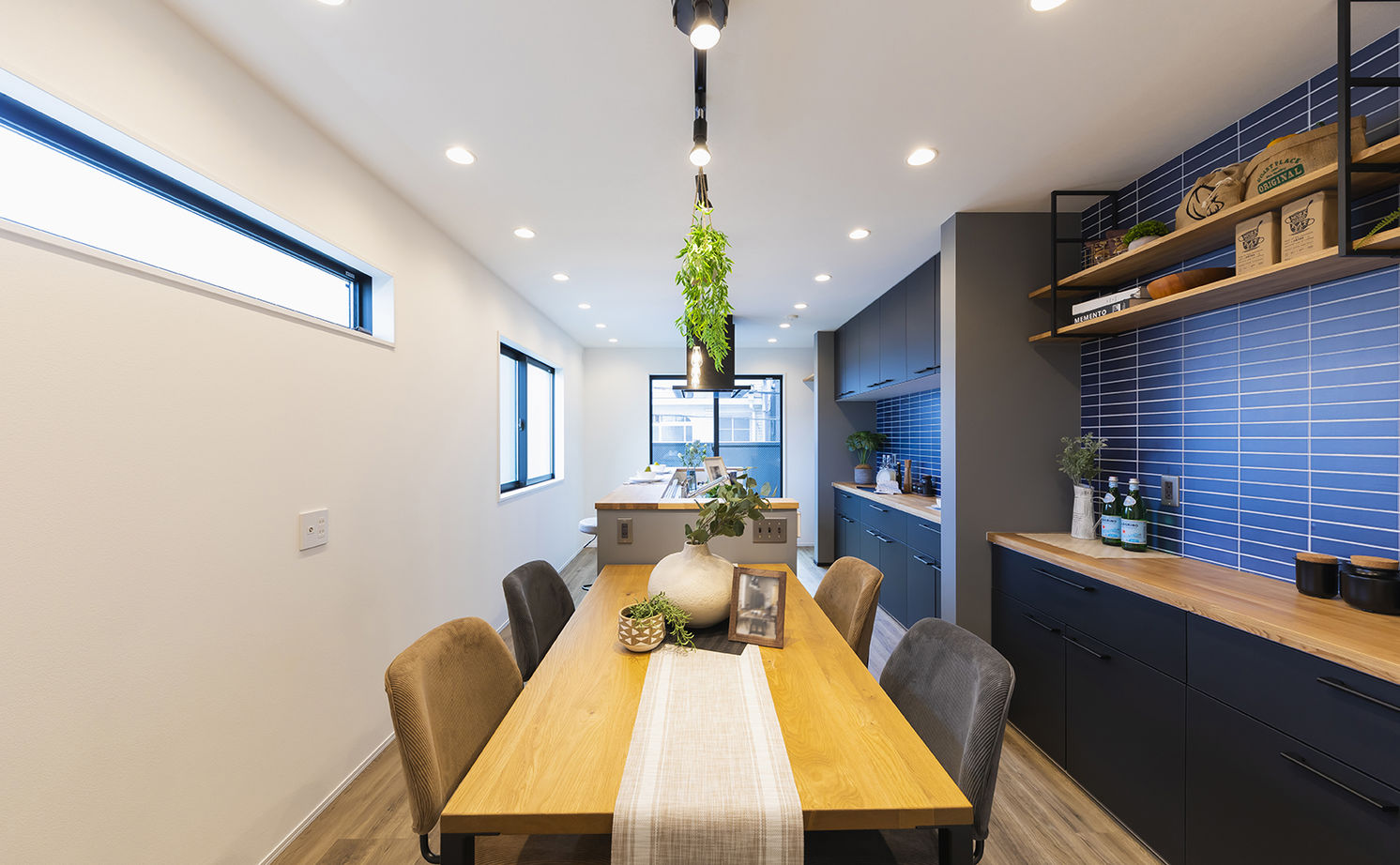 Beans Home 【2000万円台/間口3.3m/狭小/３階建て】2階LDKで採光を確保。大好きな空間で毎朝のコーヒーを楽しむ。の建築実例画像5