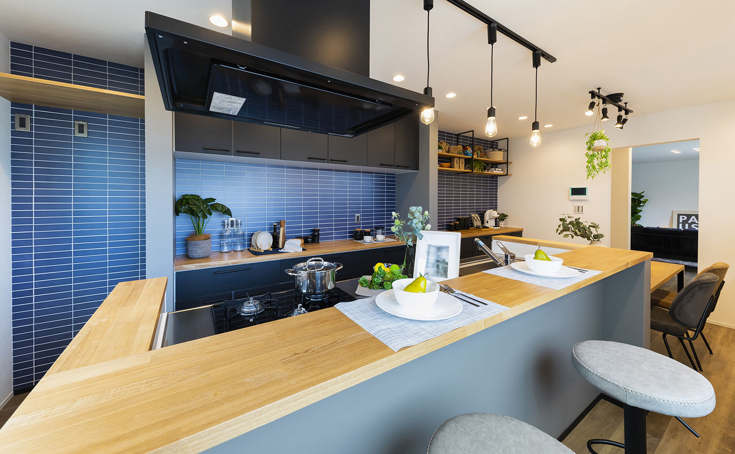 Beans Home 【2000万円台/間口3.3m/狭小/３階建て】2階LDKで採光を確保。大好きな空間で毎朝のコーヒーを楽しむ。の建築実例画像6