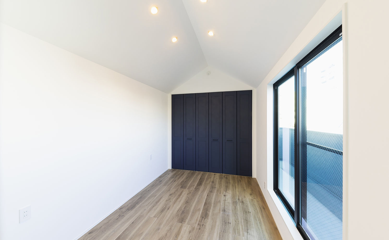 Beans Home 【2000万円台/間口3.3m/狭小/３階建て】2階LDKで採光を確保。大好きな空間で毎朝のコーヒーを楽しむ。の建築実例画像13