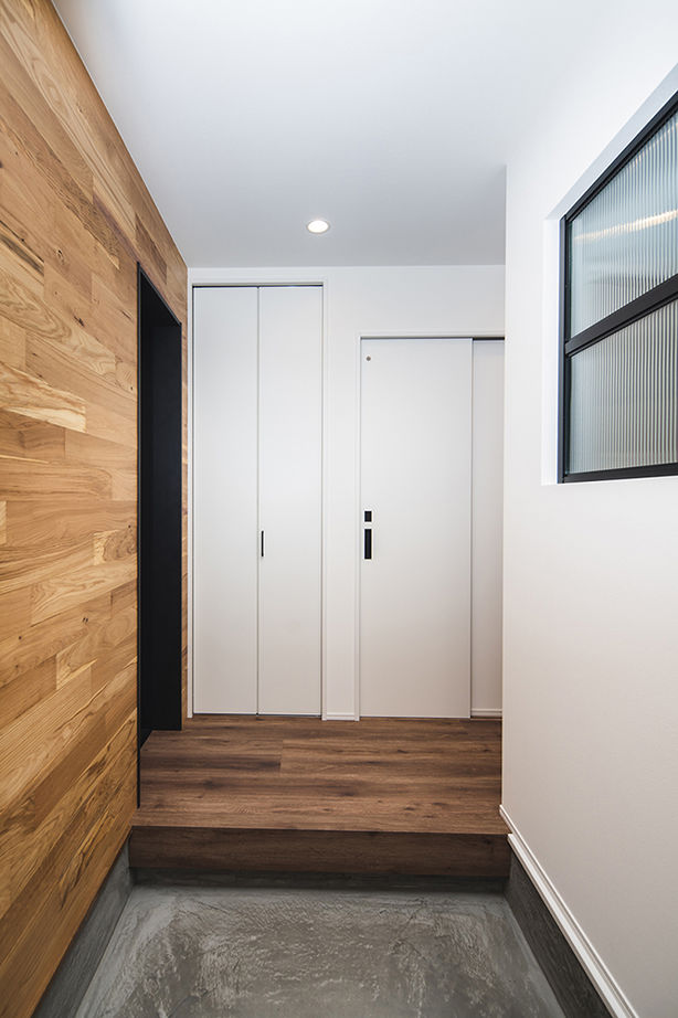 Beans Home 【1000万円台/大阪/狭小/15坪/３階建て】ブルーグレイの住まいに、暗めの天井や照明など大好きを詰め込んでの建築実例画像17