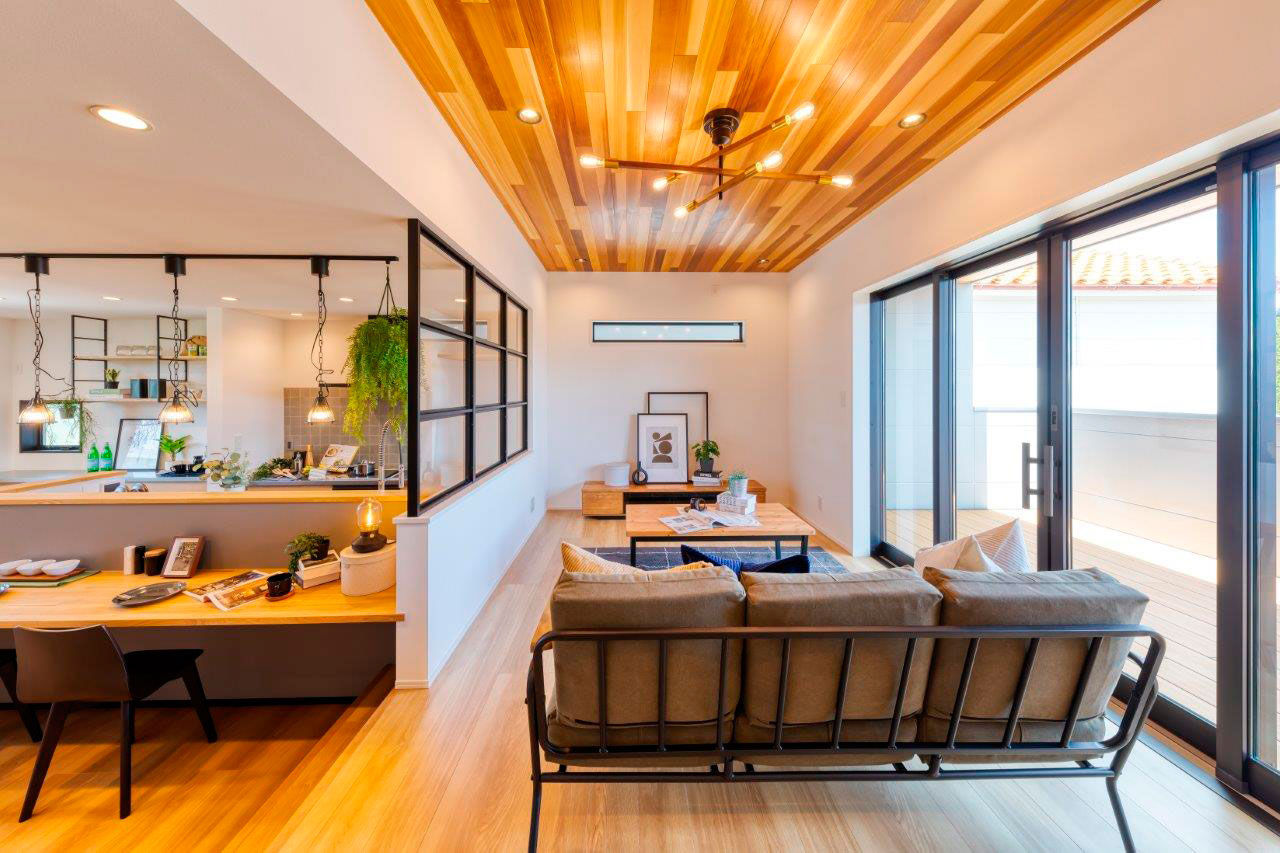 Beans Home 【2000万円台/大阪/延床30坪台/3階建て】随所に無垢の木を使った、北欧インダストリアルな自分たちらしい家の建築実例画像2