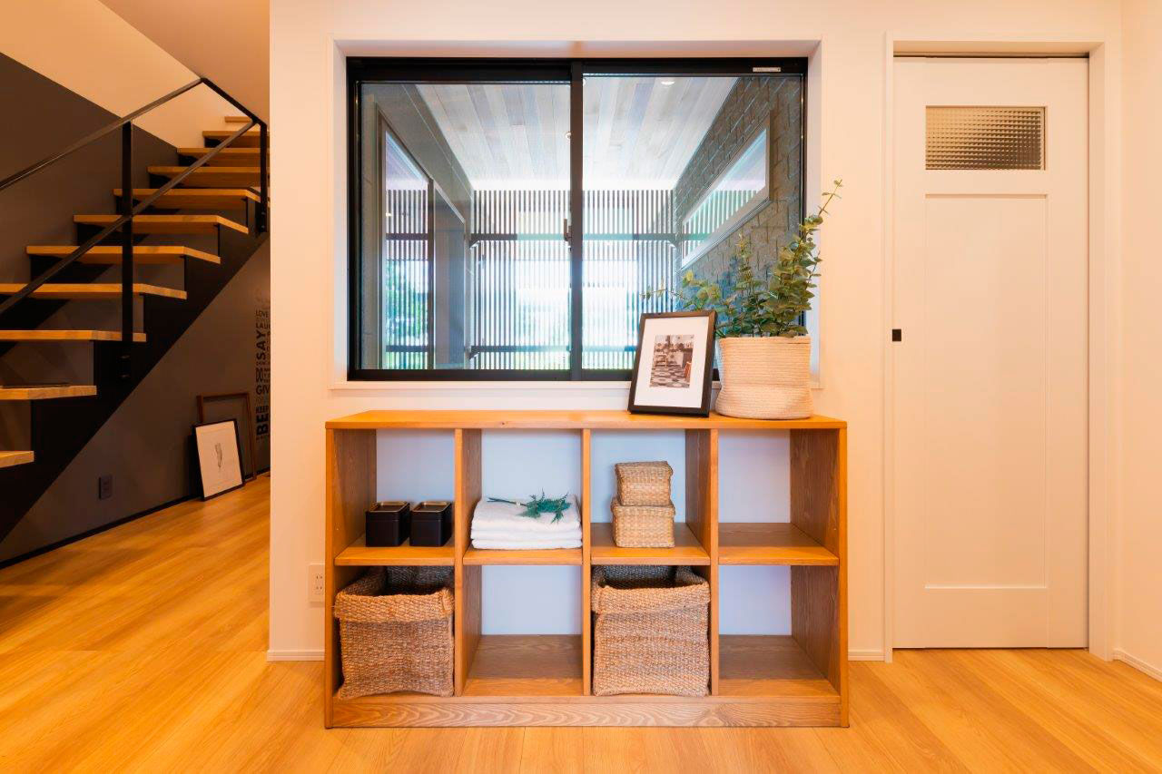 Beans Home 【2000万円台/大阪/延床30坪台/3階建て】随所に無垢の木を使った、北欧インダストリアルな自分たちらしい家の建築実例画像6