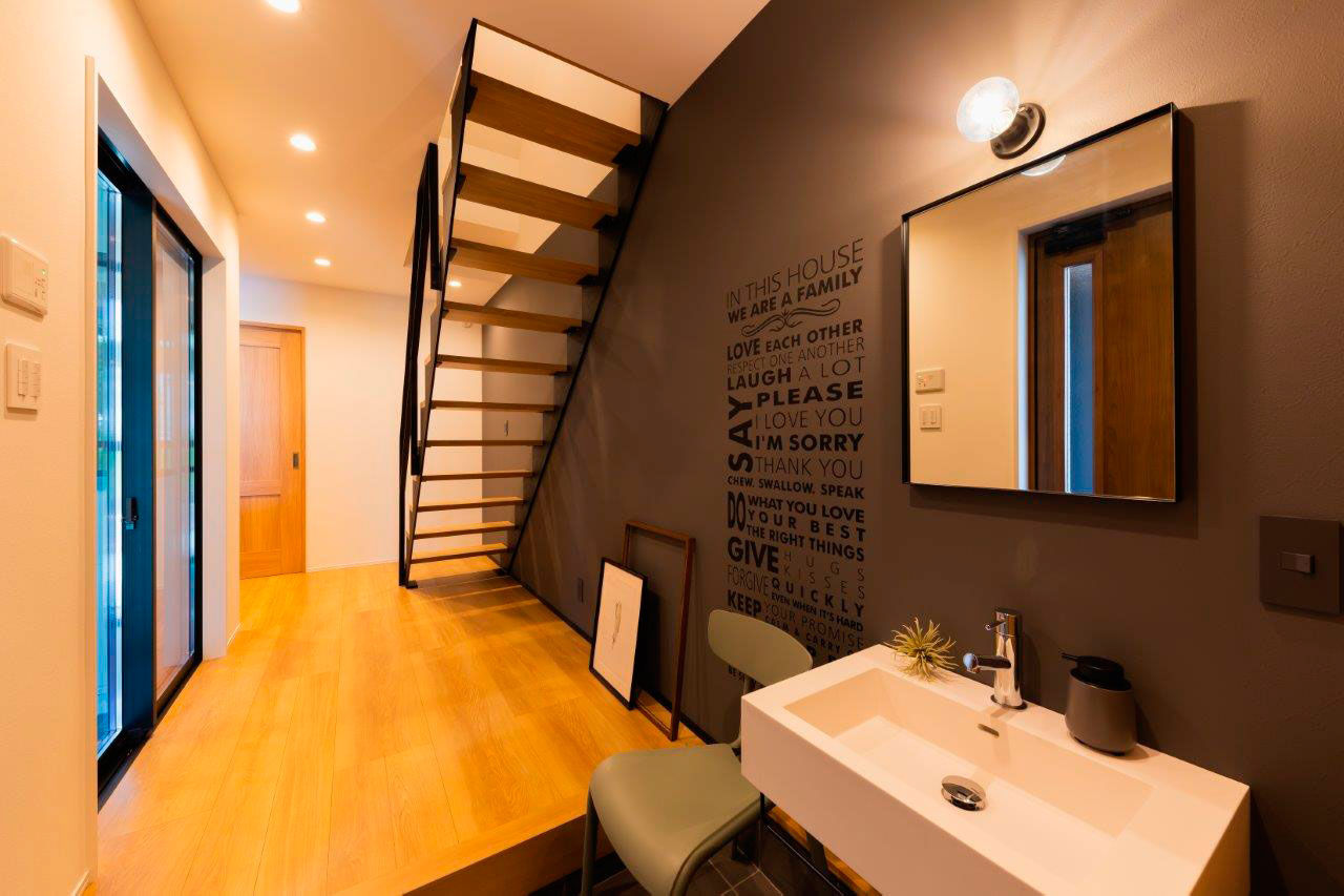 Beans Home 【2000万円台/大阪/延床30坪台/3階建て】随所に無垢の木を使った、北欧インダストリアルな自分たちらしい家の建築実例画像9