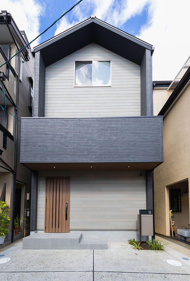 Beans Home 【2000万円台/大阪/狭小/3階建て】広く見せる設計の工夫やこだわりのオリジナルキッチンがある住まいの建築実例画像2