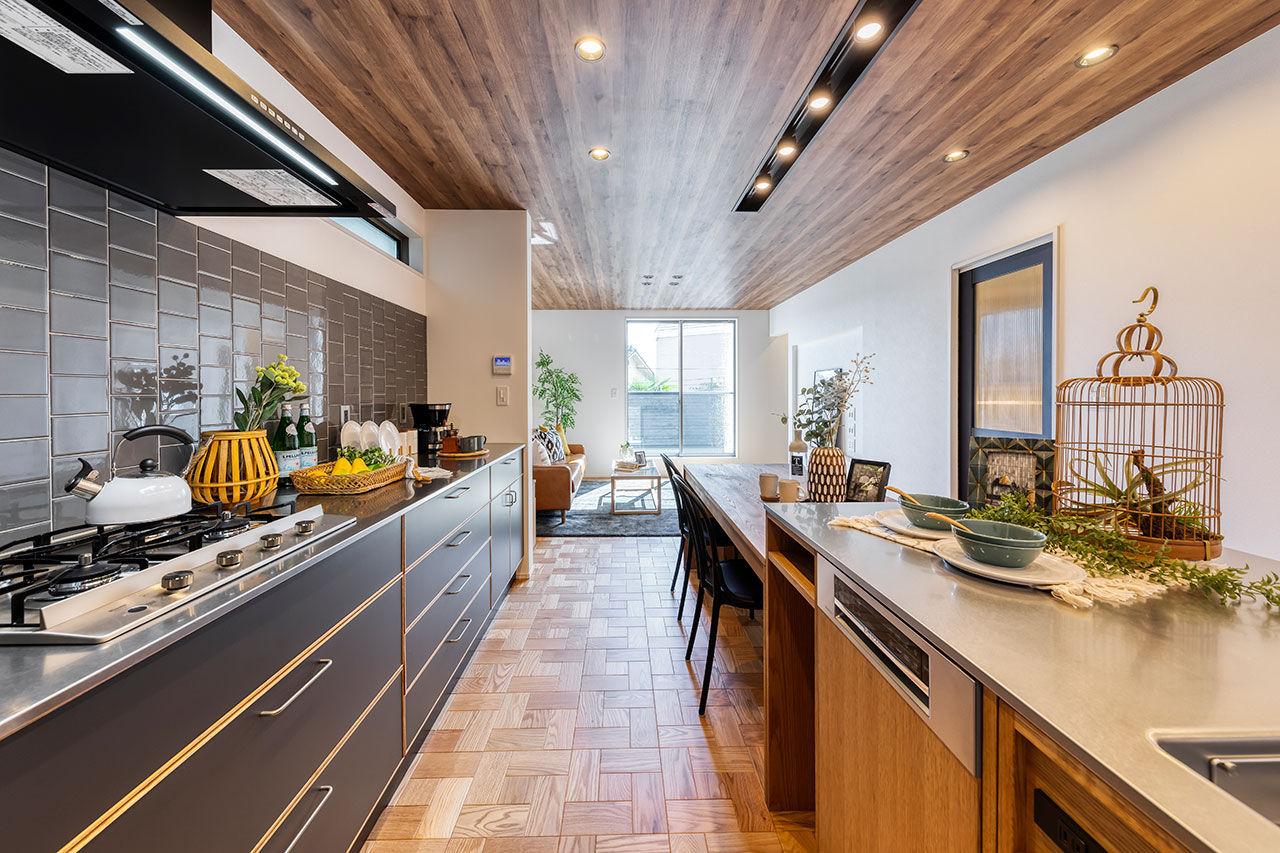 Beans Home 【2000万円台/大阪/狭小/3階建て】広く見せる設計の工夫やこだわりのオリジナルキッチンがある住まいの建築実例画像4