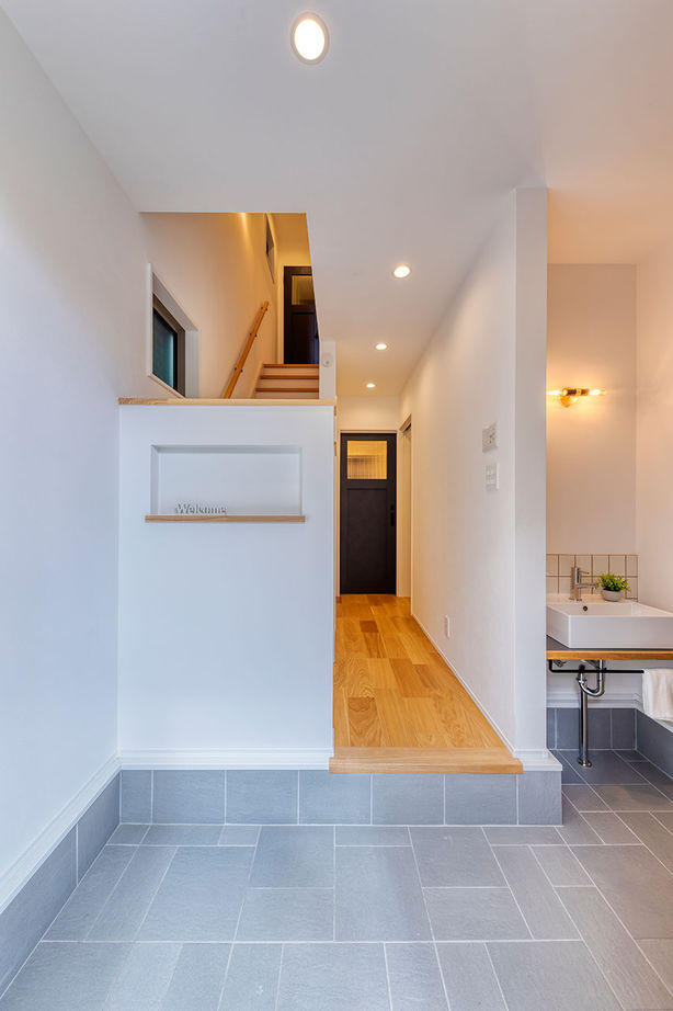 Beans Home 【2000万円台/大阪/狭小/3階建て】広く見せる設計の工夫やこだわりのオリジナルキッチンがある住まいの建築実例画像6