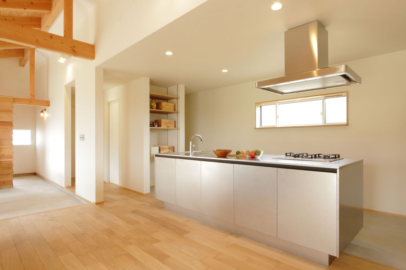 iKKA 【滋賀県｜2400万円台｜延床41坪｜間取り有】LDKから田園風景や桜並木、山々の景色を望む平屋のような家の建築実例画像6