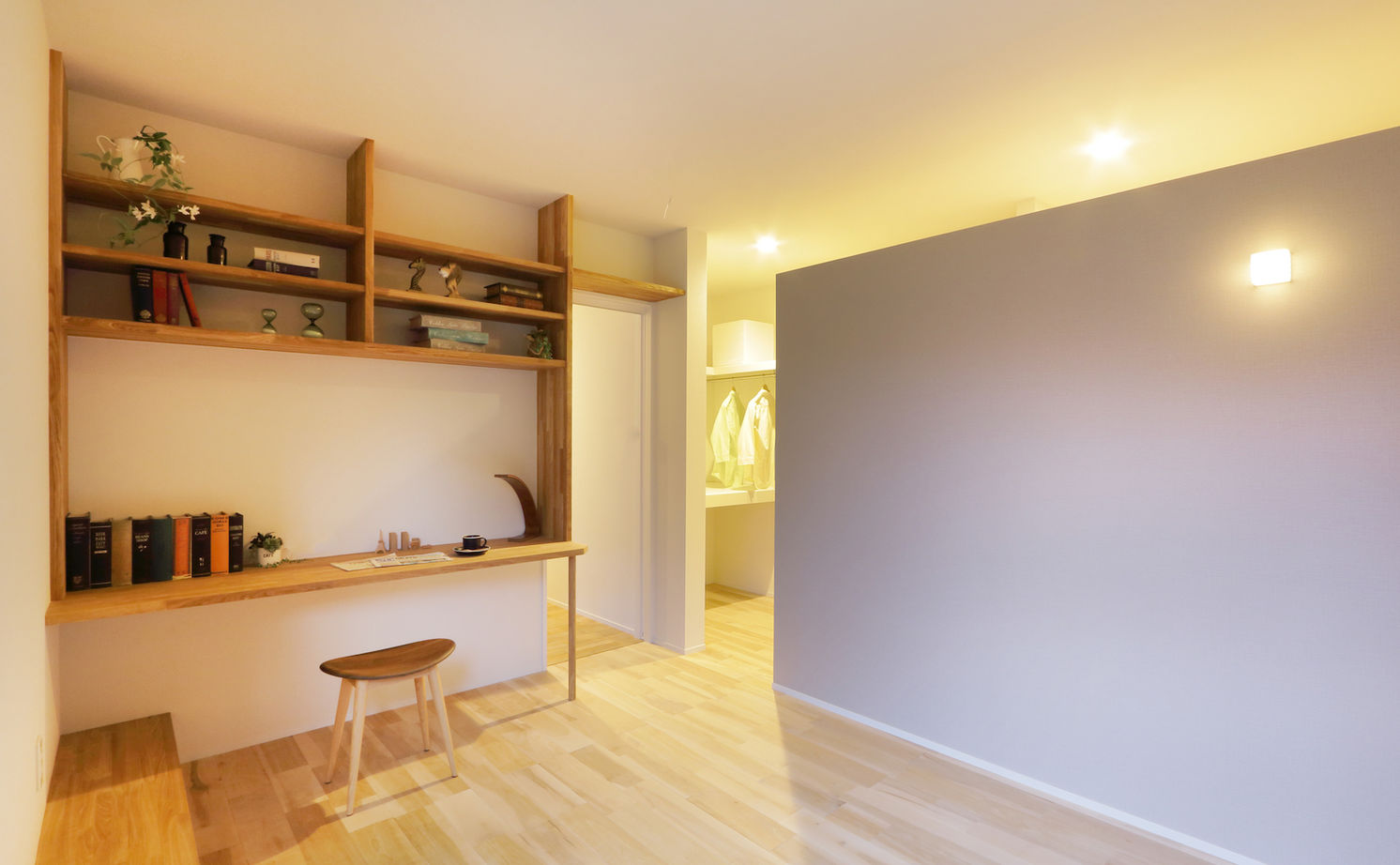 iKKA 【滋賀県湖南/間取り図有】平家のような佇まいが魅力。土地の高低差を活かしたスキップフロアで繋がる家の建築実例画像8