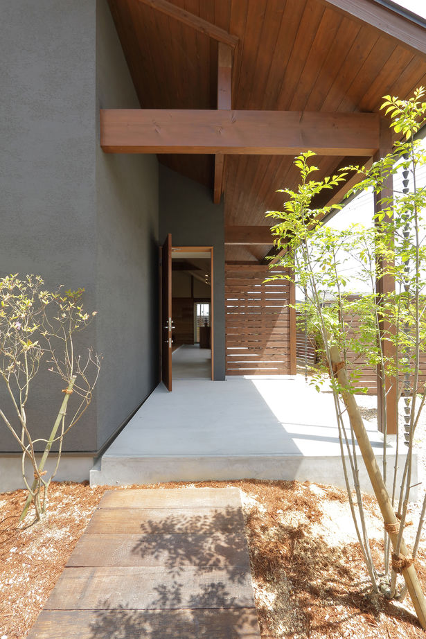 iKKA 【滋賀県守山｜1990万円｜間取り図有｜平屋】通り土間のアウトドアリビングとロフトで趣味を楽しむお家の建築実例画像4