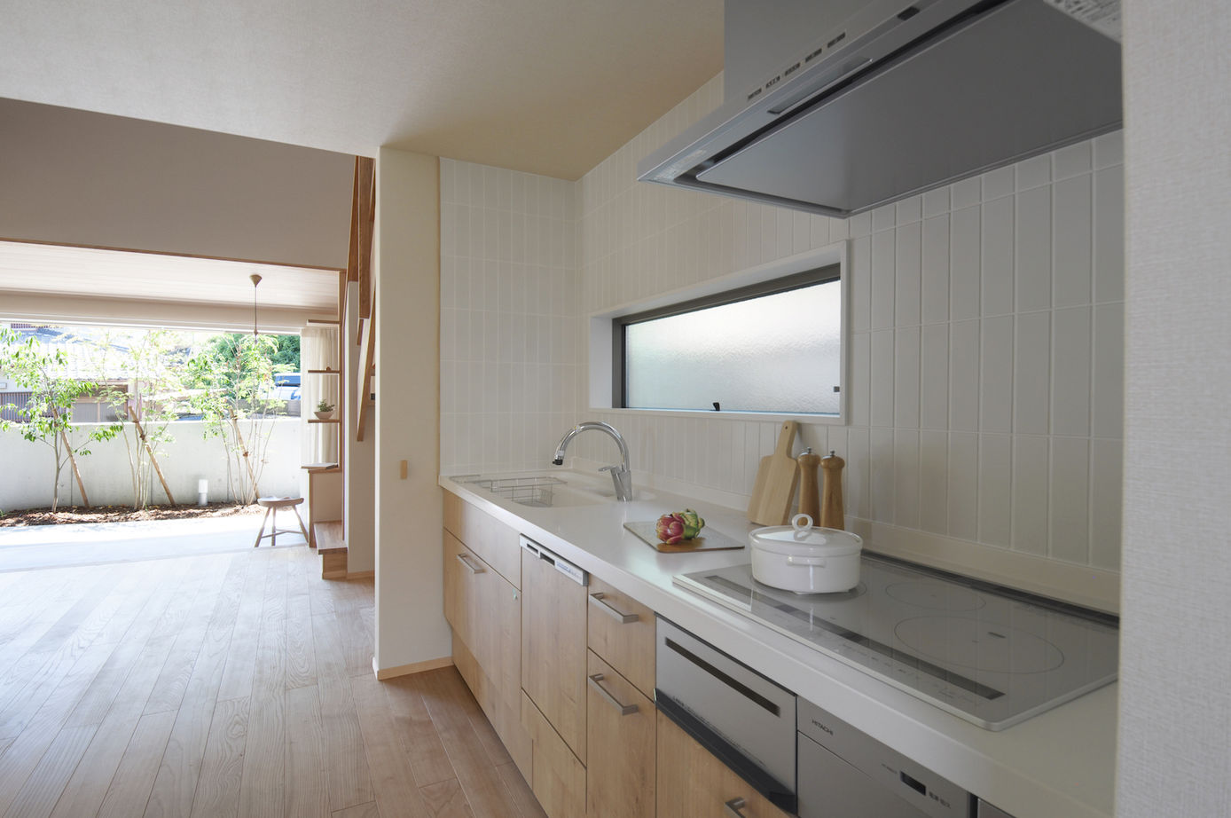 iKKA 【滋賀県｜2000万円台｜間取り有】LDKとテラスが広い通り土間で繋がるペレットストーブ＆吹き抜けの家の建築実例画像7